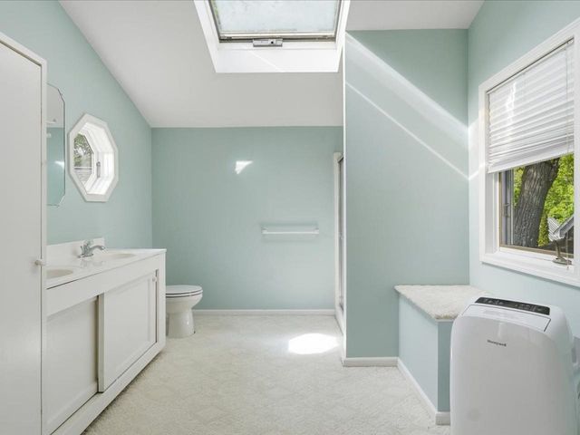80 Central Avenue, South Burlington, VT 05403
