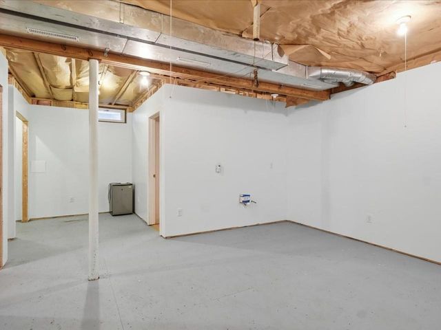 80 Central Avenue, South Burlington, VT 05403