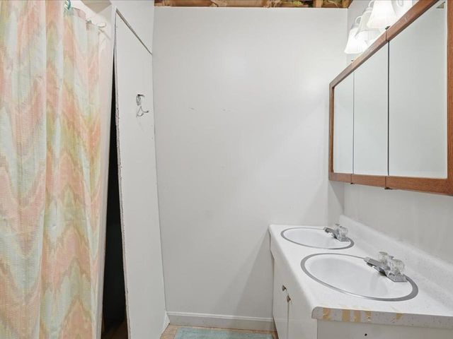 80 Central Avenue, South Burlington, VT 05403