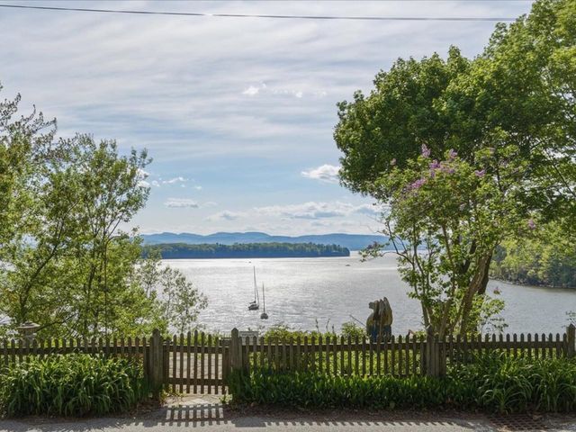 80 Central Avenue, South Burlington, VT 05403