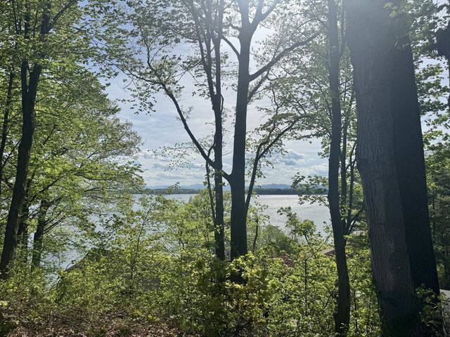 80 Central Avenue, South Burlington, VT 05403