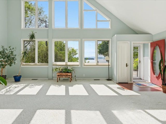 80 Central Avenue, South Burlington, VT 05403