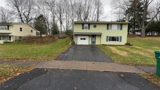 90 Caroline Drive, Gates, NY 14624