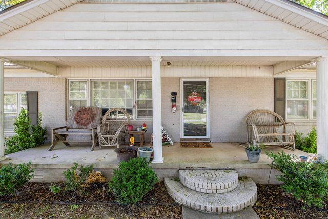 221 Adams Street, Lonoke, AR 72086