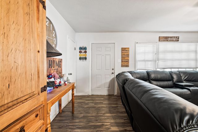 221 Adams Street, Lonoke, AR 72086