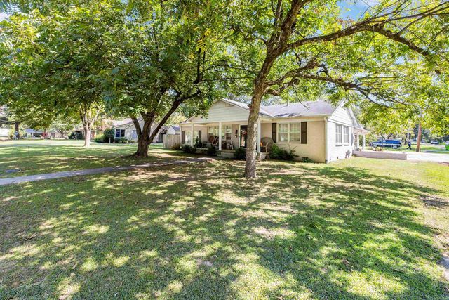 221 Adams Street, Lonoke, AR 72086