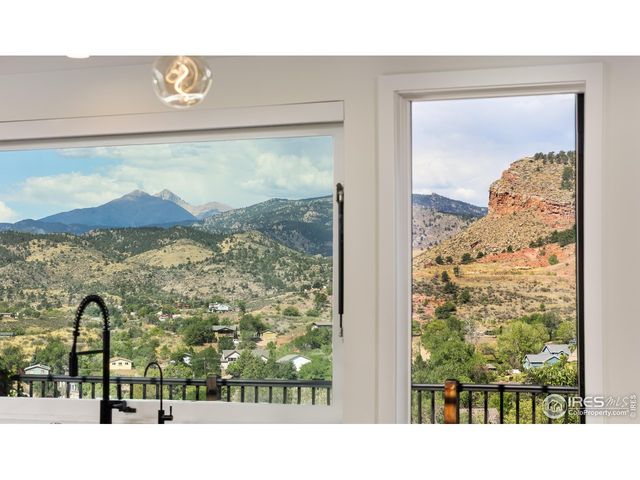 125 Longs Peak Dr, Lyons, CO 80540