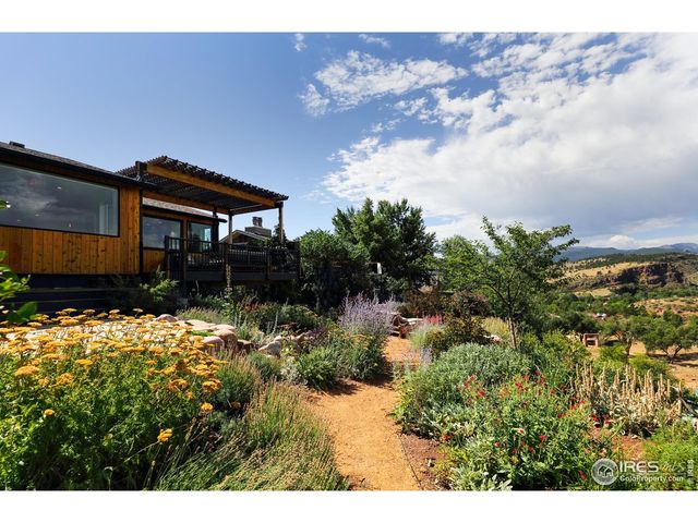 125 Longs Peak Dr, Lyons, CO 80540