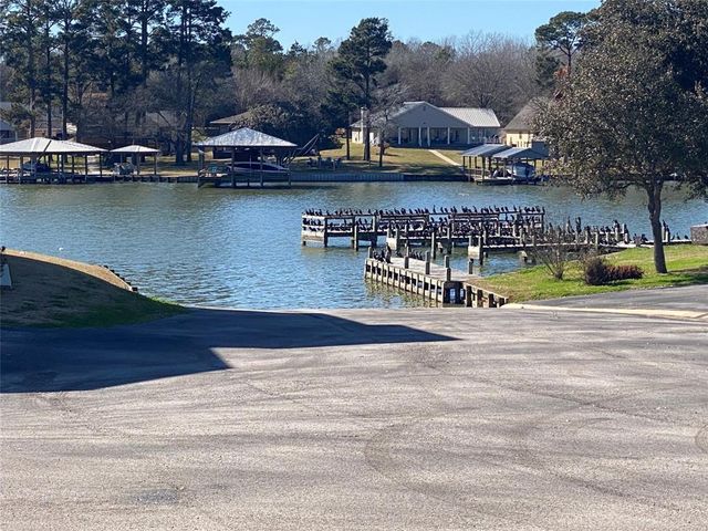 2112 Fm 3186 A4, Onalaska, TX 77360