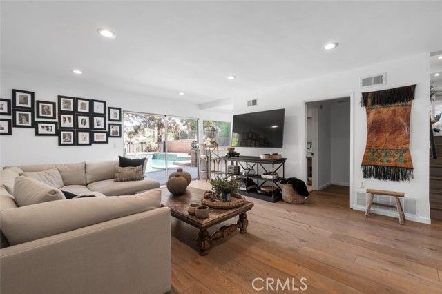 3960 Ellenita, Tarzana (los Angeles), CA 91356