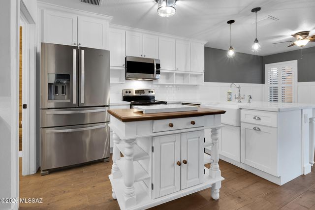 8696 N Auriga Way, Tucson, AZ 85742