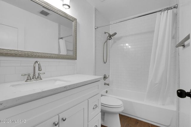 8696 N Auriga Way, Tucson, AZ 85742