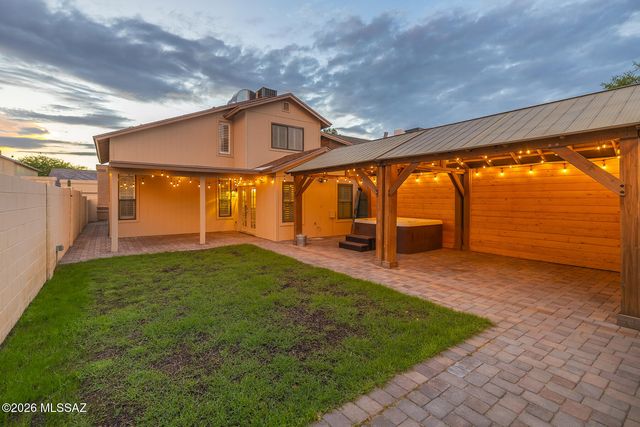 8696 N Auriga Way, Tucson, AZ 85742