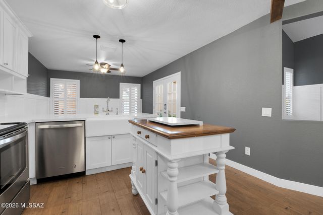 8696 N Auriga Way, Tucson, AZ 85742
