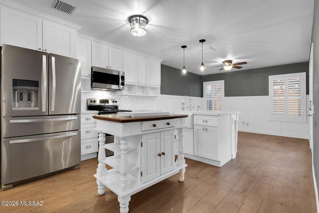 8696 N Auriga Way, Tucson, AZ 85742