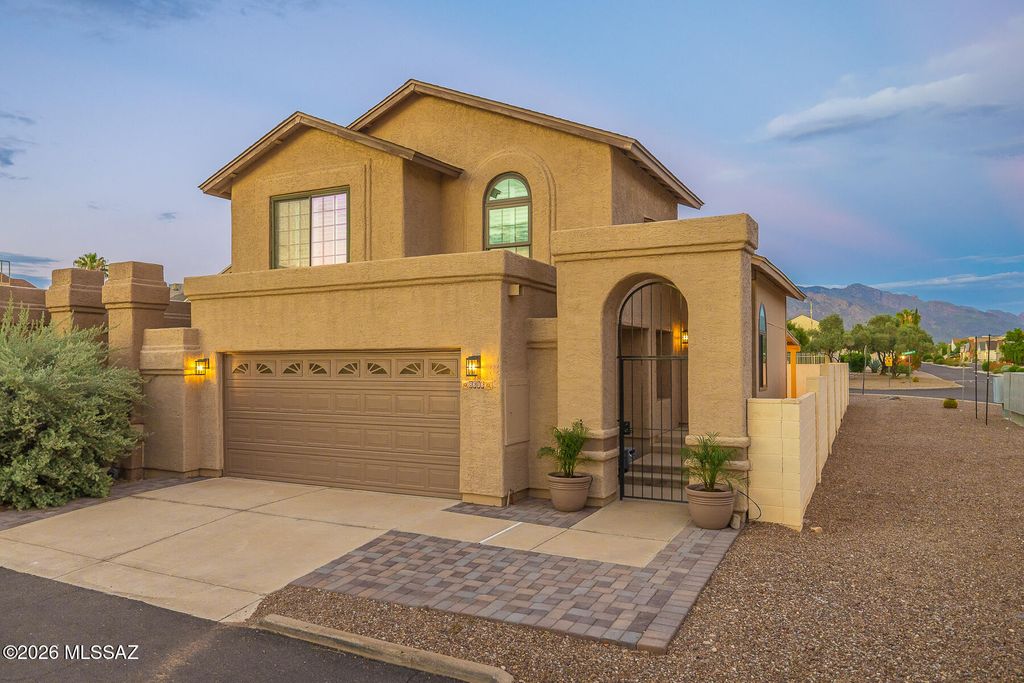 8696 N Auriga Way, Tucson, AZ 85742