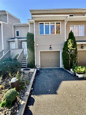 87 Village Green, Bardonia, NY 10954