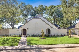 10203 Meadow Lake Lane, Houston, TX 77042