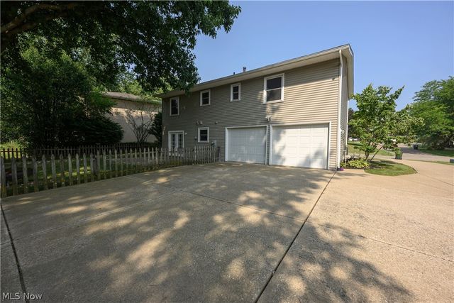3345 Crownpoint Street NW, Massillon, OH 44646
