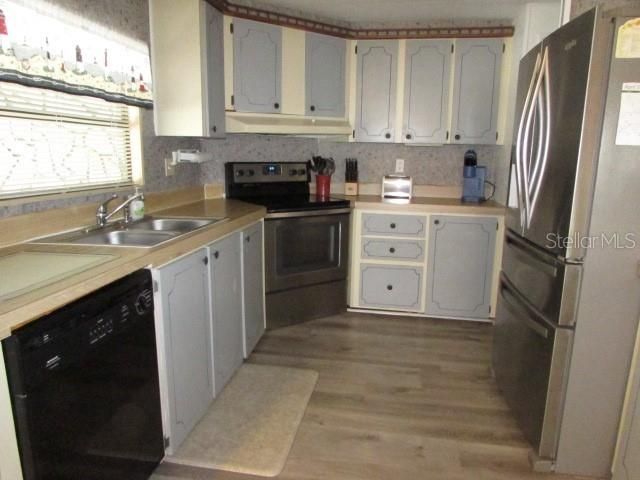 1014 DUSTIN DRIVE, Lady Lake, FL 32159