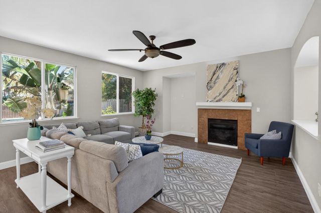 9818 Black Swan Dr, Elk Grove, CA 95624