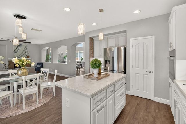 9818 Black Swan Dr, Elk Grove, CA 95624