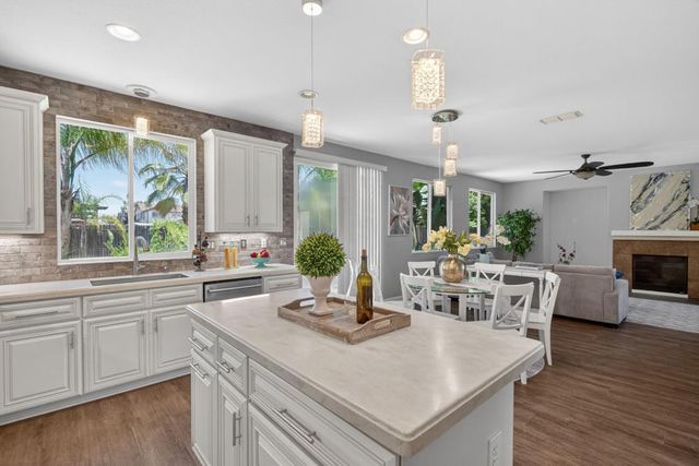 9818 Black Swan Dr, Elk Grove, CA 95624