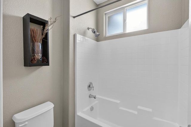 9818 Black Swan Dr, Elk Grove, CA 95624