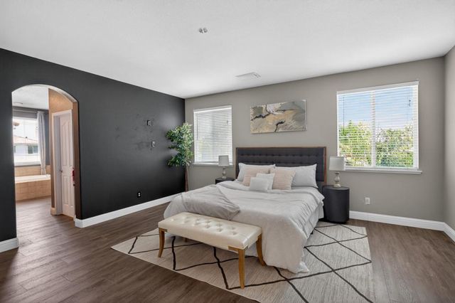 9818 Black Swan Dr, Elk Grove, CA 95624
