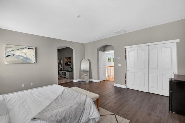 9818 Black Swan Dr, Elk Grove, CA 95624