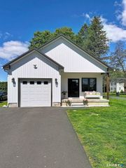 21 Birge Avenue, Windsor Locks, CT 06096
