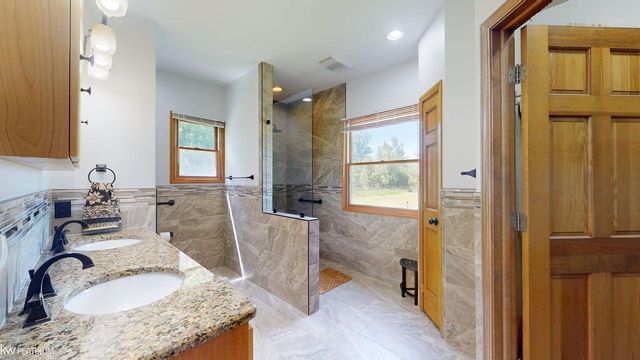 9352 Arnold Road, Ira, MI 48023
