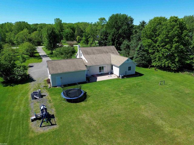 9352 Arnold Road, Ira, MI 48023
