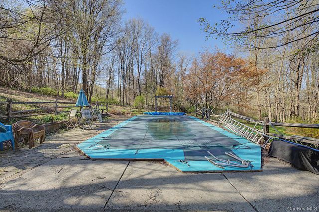 57 Buhleir Road, Pawling, NY 12564