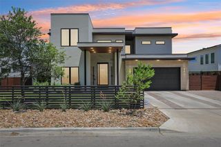 2010 Meadowridge DR, Austin, TX 78704