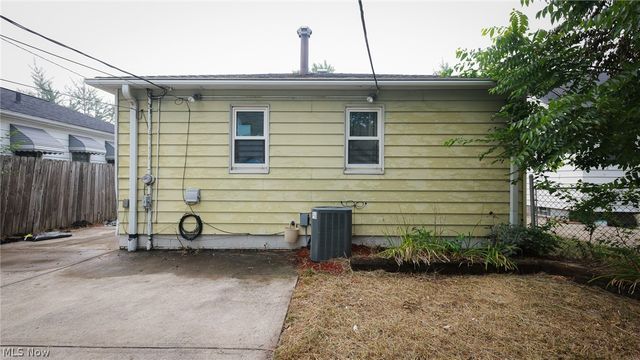 11820 Guardian Boulevard, Cleveland, OH 44135