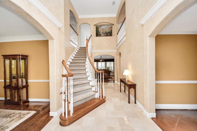16 Twin Valley Drive, Sugar Land, TX 77479