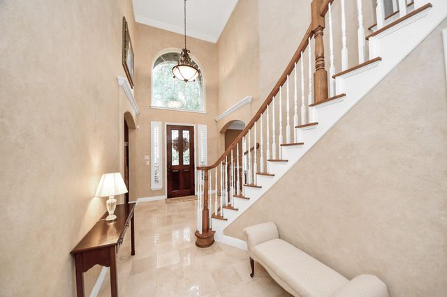 16 Twin Valley Drive, Sugar Land, TX 77479