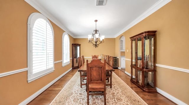 16 Twin Valley Drive, Sugar Land, TX 77479