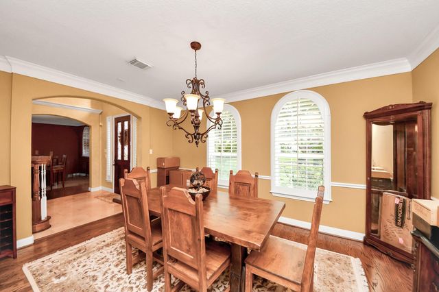 16 Twin Valley Drive, Sugar Land, TX 77479