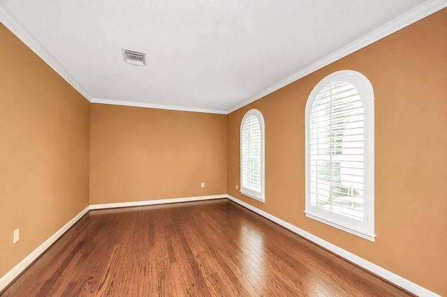 16 Twin Valley Drive, Sugar Land, TX 77479