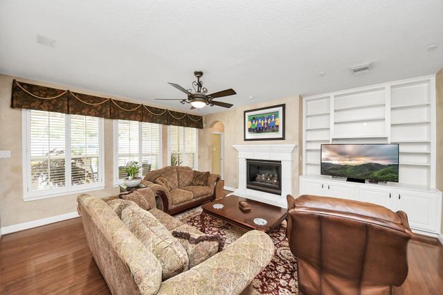 16 Twin Valley Drive, Sugar Land, TX 77479