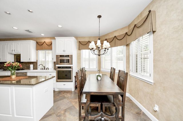 16 Twin Valley Drive, Sugar Land, TX 77479