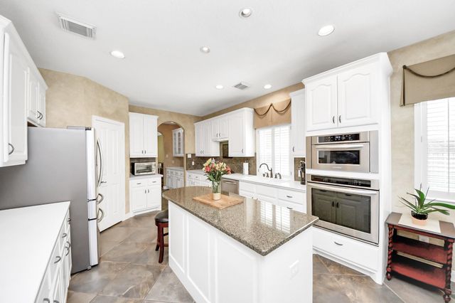 16 Twin Valley Drive, Sugar Land, TX 77479