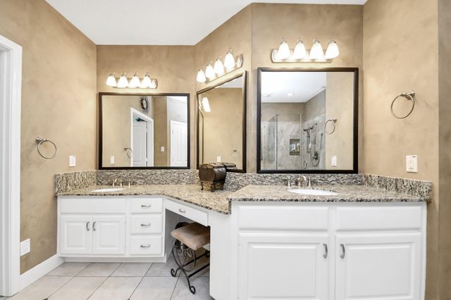 16 Twin Valley Drive, Sugar Land, TX 77479