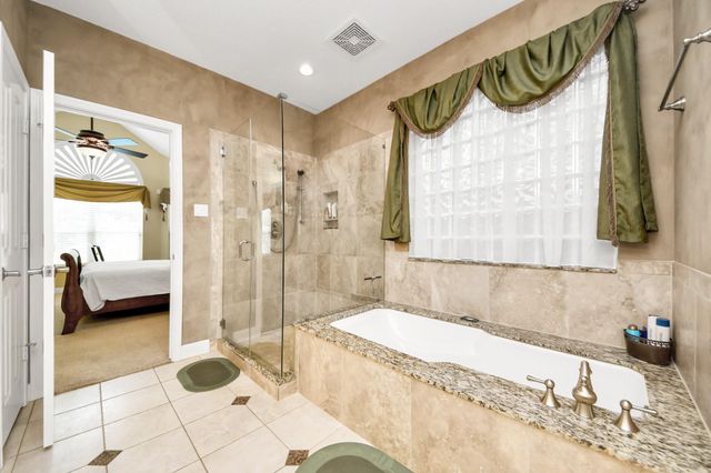 16 Twin Valley Drive, Sugar Land, TX 77479