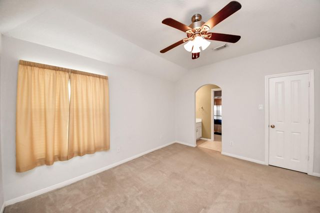 16 Twin Valley Drive, Sugar Land, TX 77479