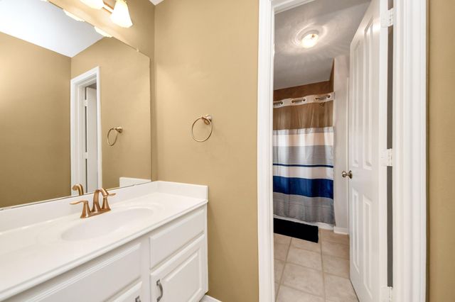 16 Twin Valley Drive, Sugar Land, TX 77479