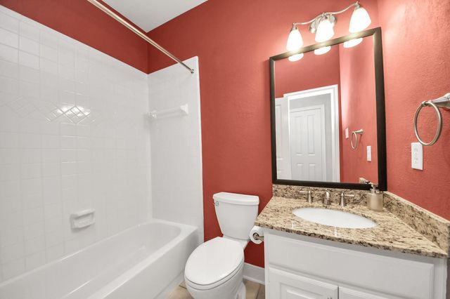 16 Twin Valley Drive, Sugar Land, TX 77479