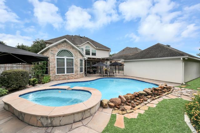 16 Twin Valley Drive, Sugar Land, TX 77479